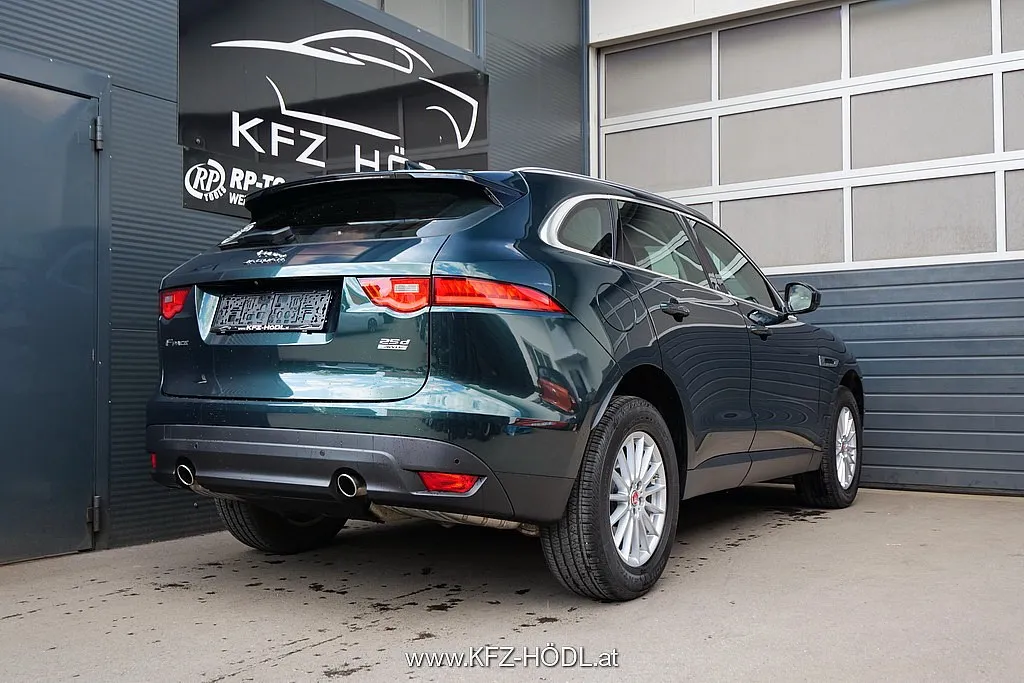 Jaguar F-Pace 25d AWD Prestige Aut. Image 2