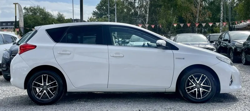 Toyota Auris 1.8Hybrid Image 4