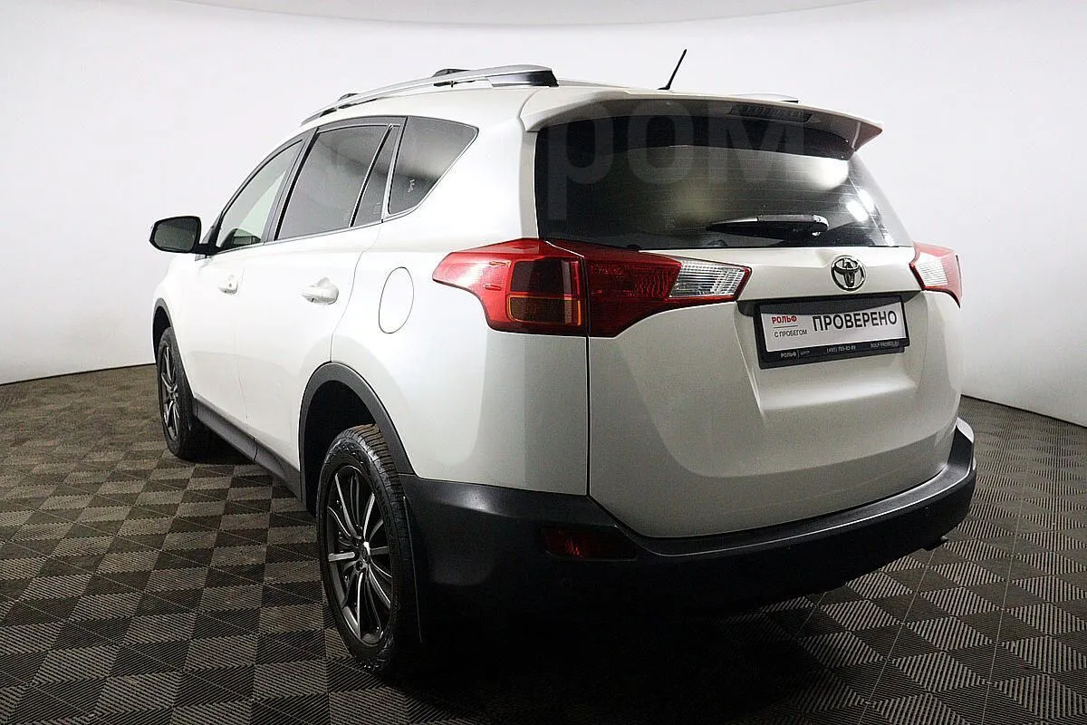 Toyota RAV4 Image 7