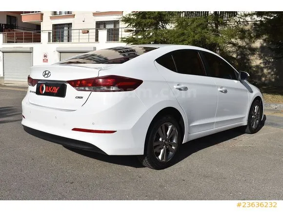 Hyundai Elantra 1.6 CRDi Style Plus Image 4